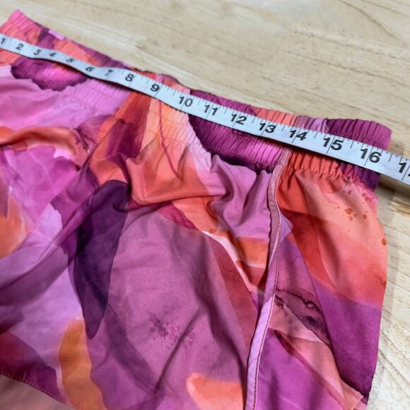 Athleta Printed Mesh Racer Run 4" Shorts Multi Color Women's Size Large NWOT - Picture 8 of 10